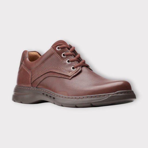 Mens Clarks Brawleypace Oxfords in Mahogany Leather. 261 51782